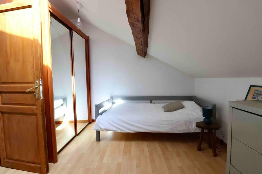 Les Hauts Du Chateau Chambéry Exterior foto